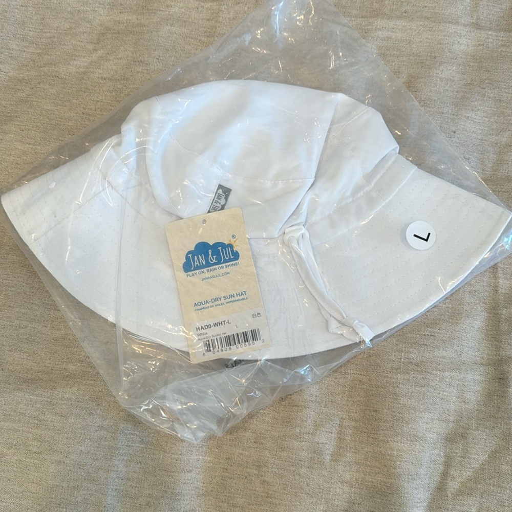Jan & Jul white bucket, sun hat. NWT size large.
